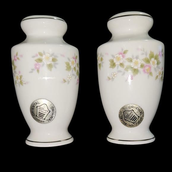 Treasure Chest Lenore Japan Porcelain Salt & Pepper Shakers Floral - Picture 2 of 7